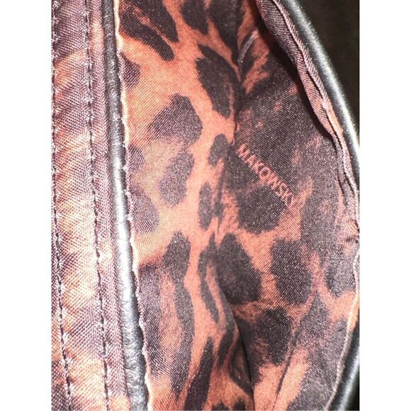 VINTAGE Women B Makowsky Black Leather Crossbody Purse Magnet Flap Gusset Pocket - Picture 11 of 14